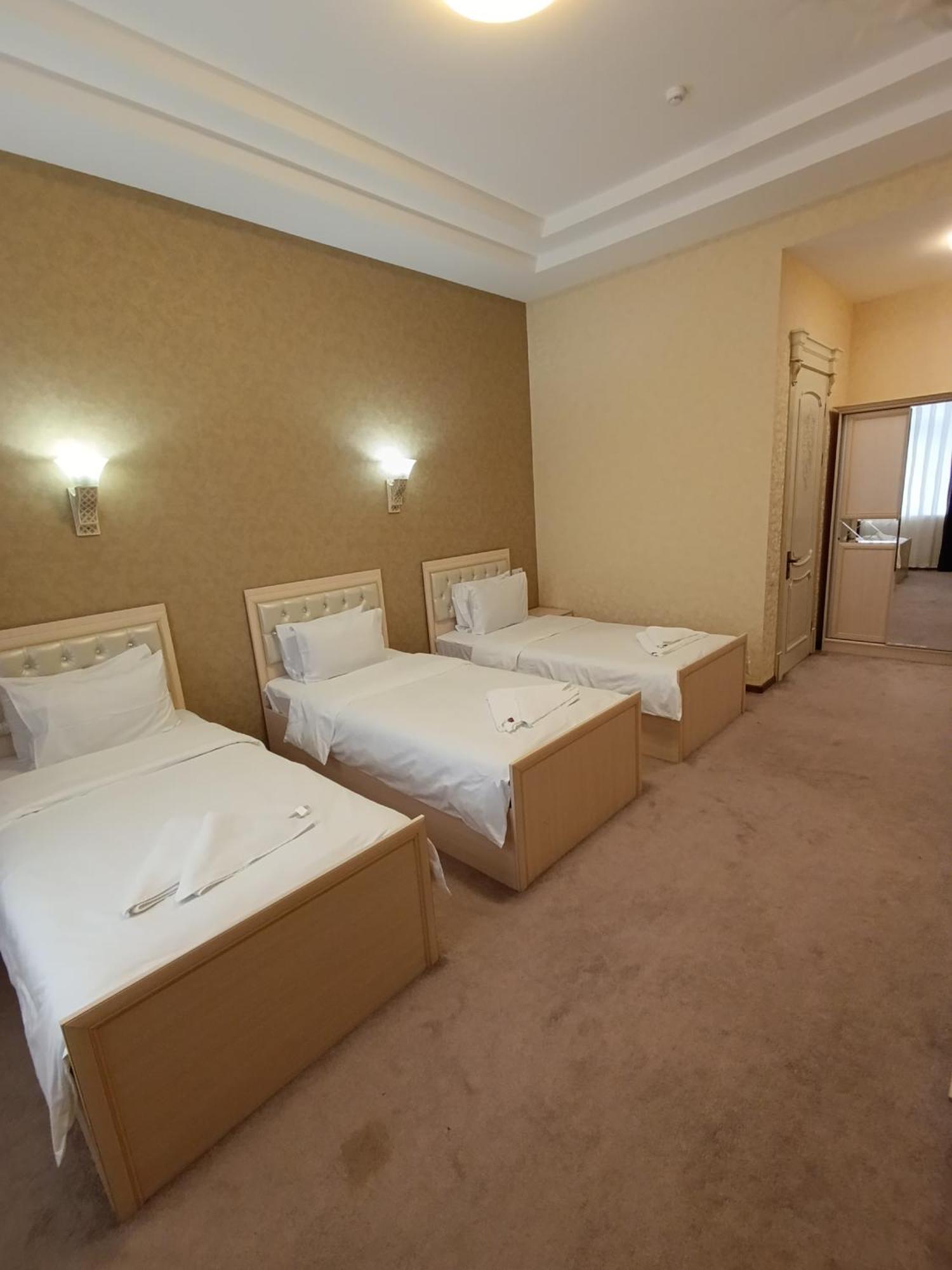 Grand Karavan Hotel ทาชเคนต์ ภายนอก รูปภาพ