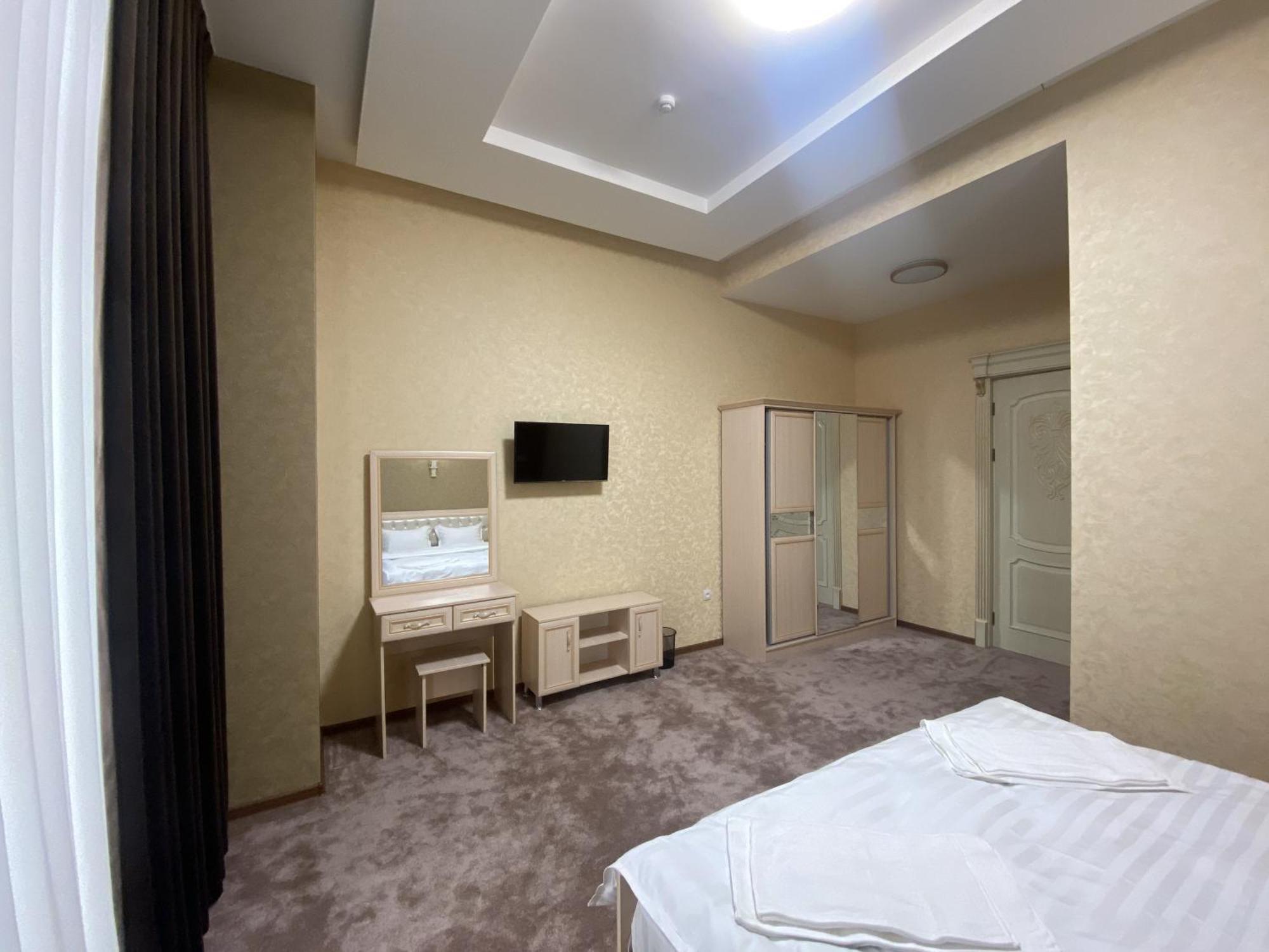 Grand Karavan Hotel ทาชเคนต์ ภายนอก รูปภาพ
