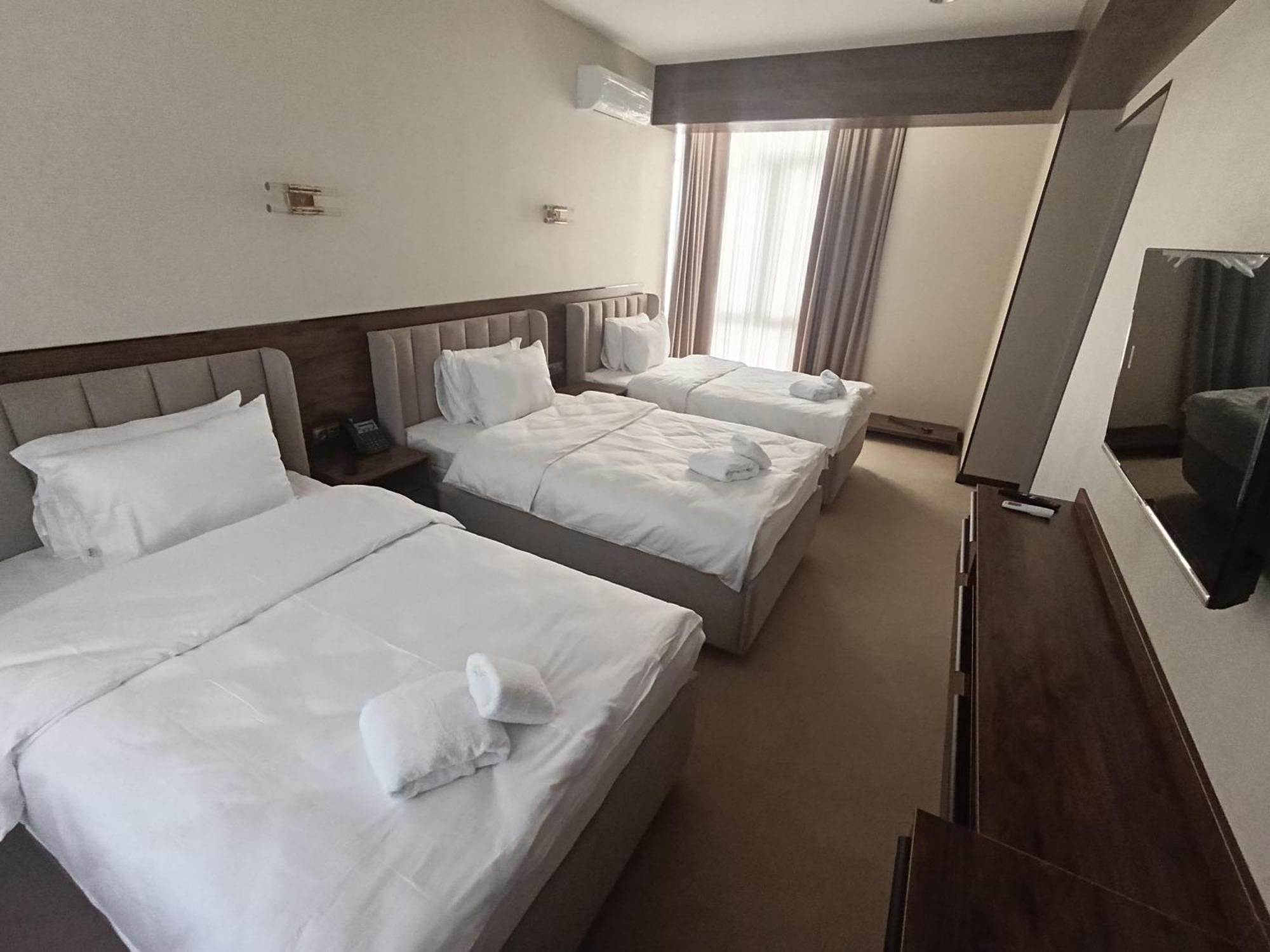 Grand Karavan Hotel ทาชเคนต์ ภายนอก รูปภาพ