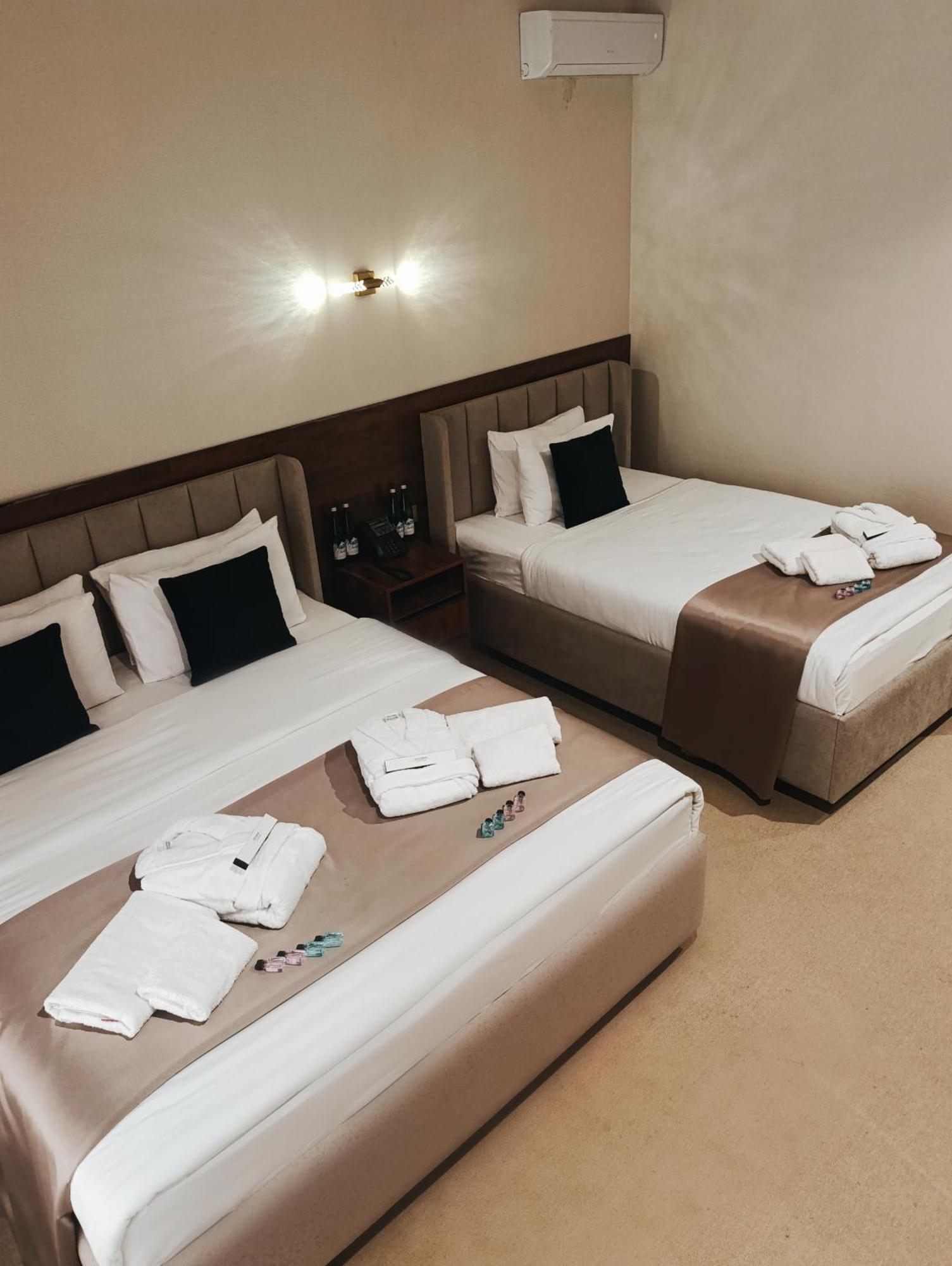 Grand Karavan Hotel ทาชเคนต์ ภายนอก รูปภาพ